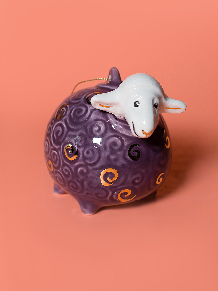 Ёлочная игрушка «Фиолетовая овечка» с настоящим золотом